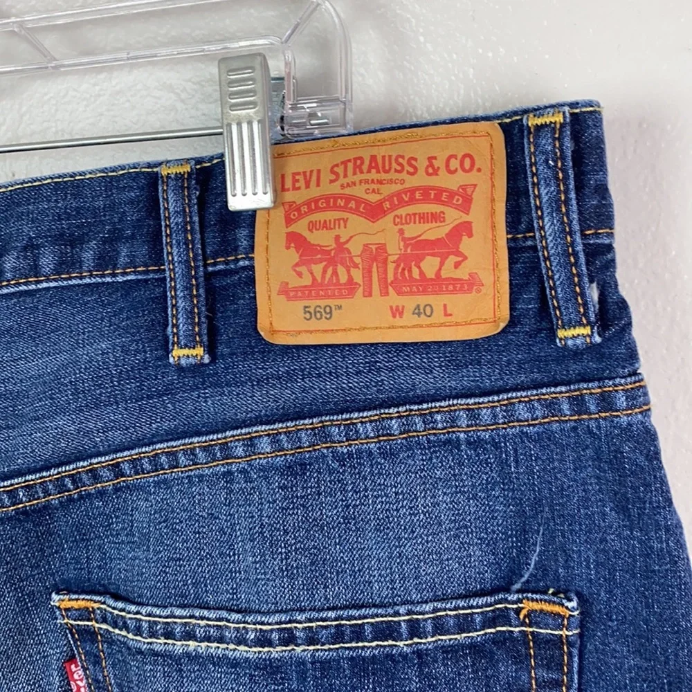 Levi Strauss | Men’s 569 Loose Straight Denim Shorts 40 7.5” inseam